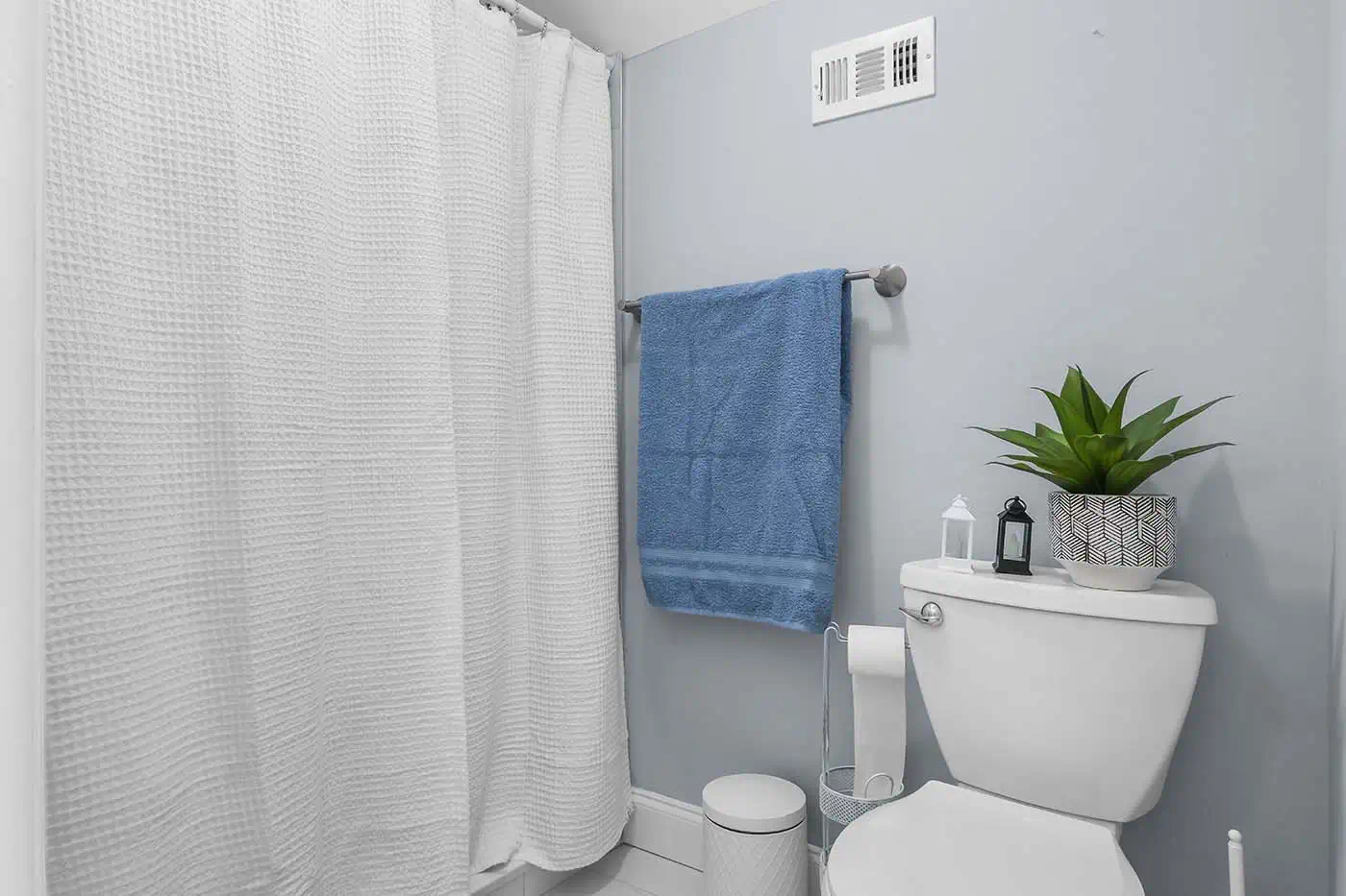 Bathroom in Fort Myers FL home for sale at 17495 Ellie Dr
